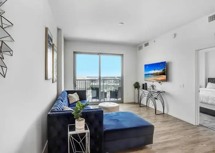 Urban Chic 1Br Downtown Tampa Pool & Balcony Views