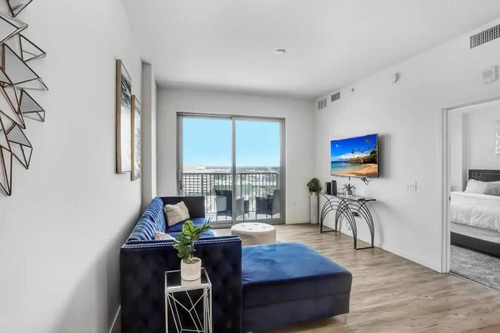 Urban Chic 1br Downtown Pool & Balcony Views Apartment Tampa